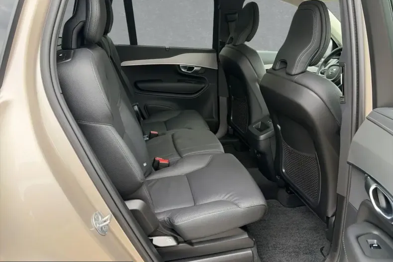 Volvo XC90 din 2023 cu 58.468 km - oferta VOL254874 - foto 5