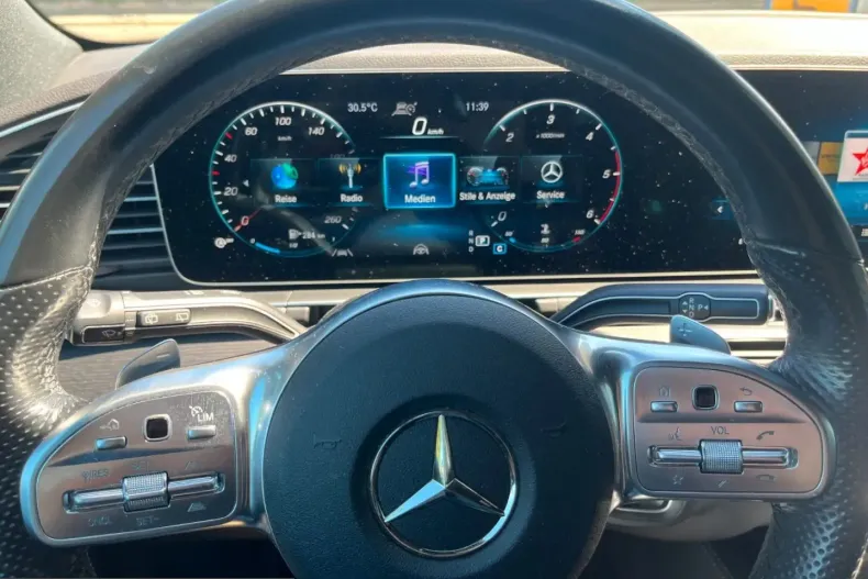 Mercedes-Benz GLE 400 (Clasa GLE) din 2023 cu 64.900 km - oferta MER254881 - foto 17
