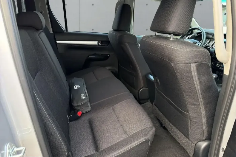 Toyota Hilux din 2023 cu 44.644 km - oferta TOY254892 - foto 11