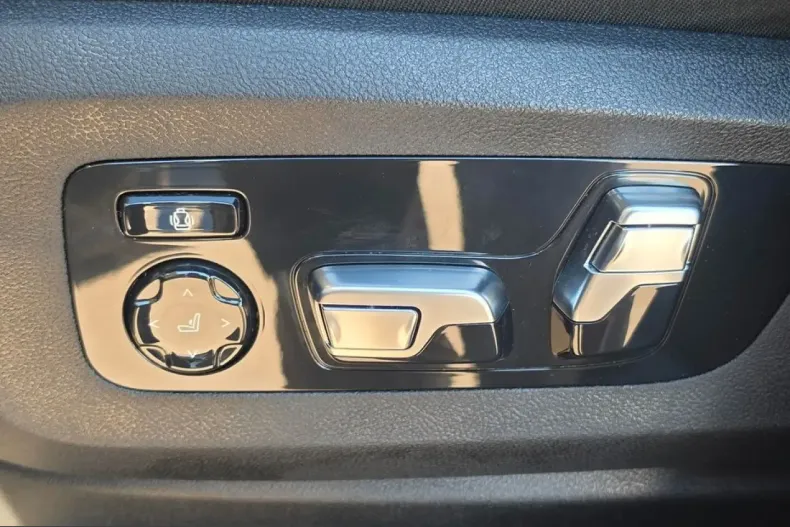 BMW X6 (Seria X) din 2025 cu 14.299 km - oferta BMW254908 - foto 22
