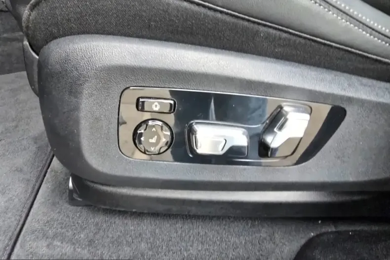 BMW X6 (Seria X) din 2025 cu 24.999 km - oferta BMW254909 - foto 23