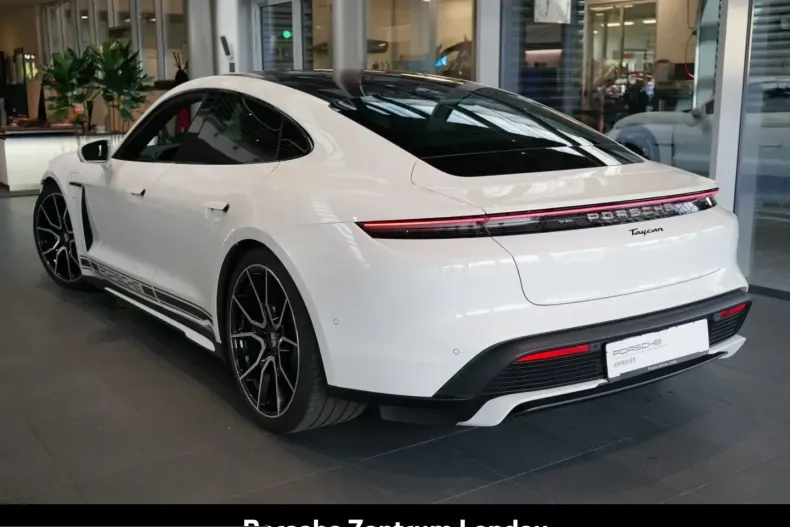 Porsche Taycan din 2024 cu 16.790 km - oferta POR254910 - foto 7