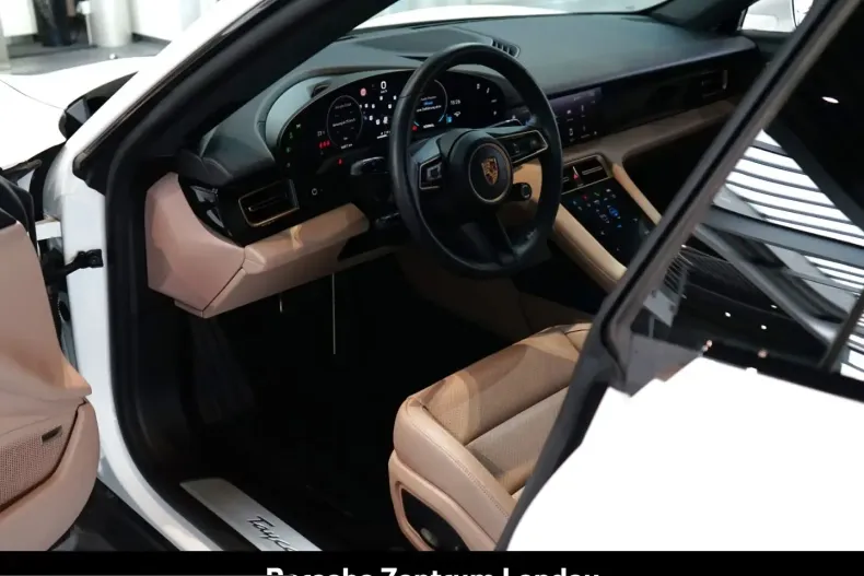 Porsche Taycan din 2024 cu 16.790 km - oferta POR254910 - foto 8