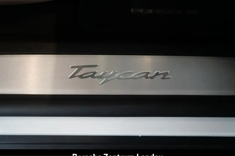 Porsche Taycan din 2024 cu 16.790 km - oferta POR254910 - foto 32