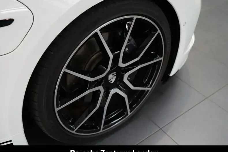 Porsche Taycan din 2024 cu 16.790 km - oferta POR254910 - foto 34