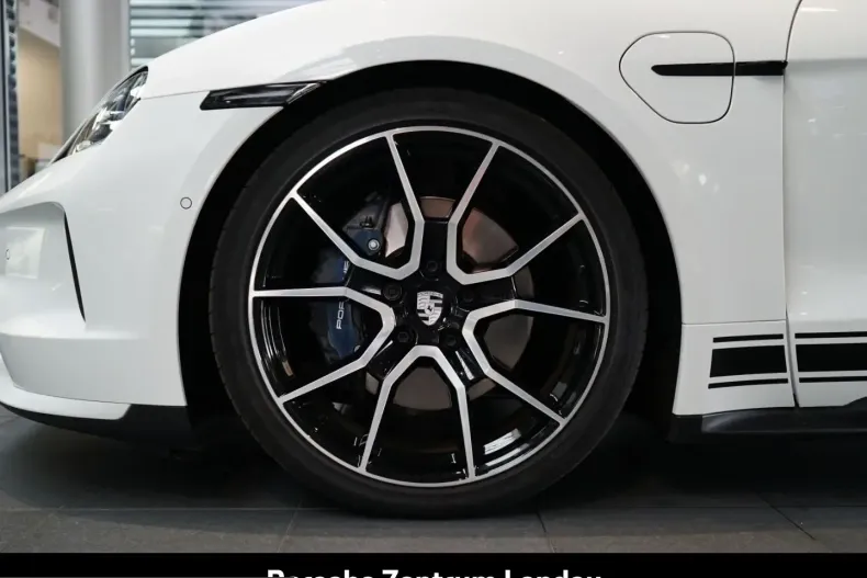 Porsche Taycan din 2024 cu 16.790 km - oferta POR254910 - foto 39
