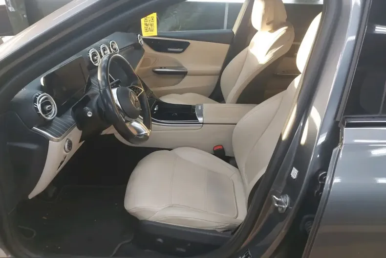 Mercedes-Benz C 200 (Clasa C) din 2023 cu 117.000 km - oferta MER254924 - foto 4
