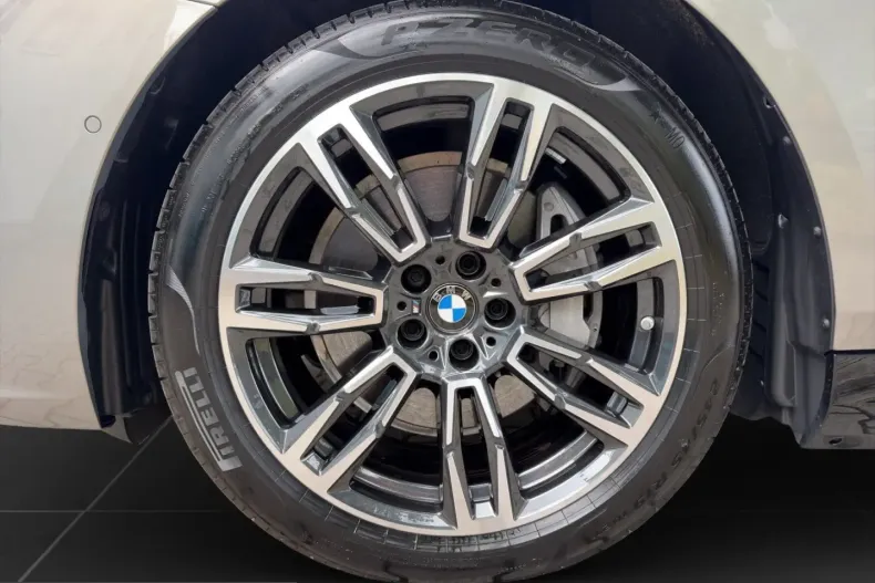 BMW i5 (Seria 5) din 2025 cu 23.034 km - oferta BMW254934 - foto 8