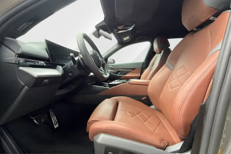 BMW i5 (Seria 5) din 2025 cu 23.034 km - oferta BMW254934 - foto 11
