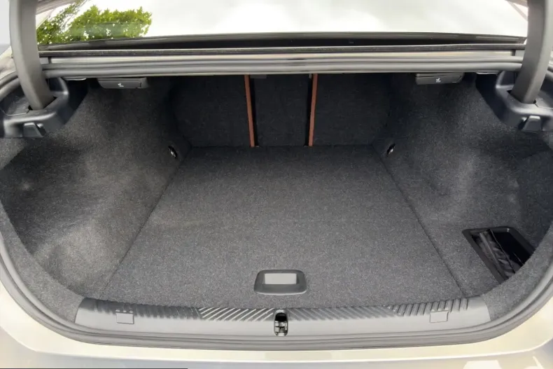 BMW i5 (Seria 5) din 2025 cu 23.034 km - oferta BMW254934 - foto 13