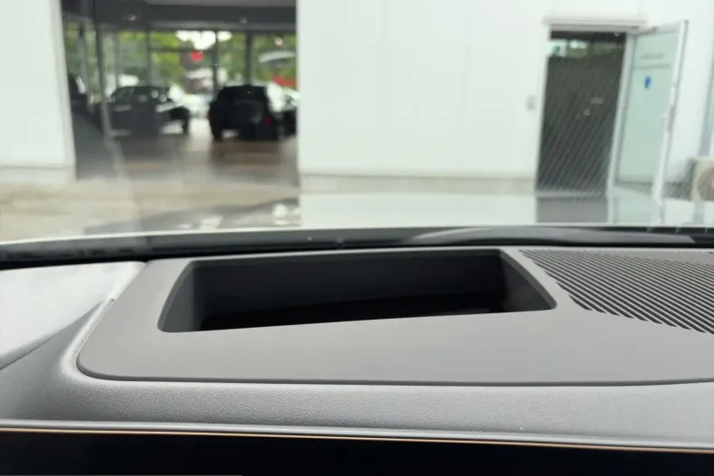 BMW i5 (Seria 5) din 2025 cu 23.034 km - oferta BMW254934 - foto 19