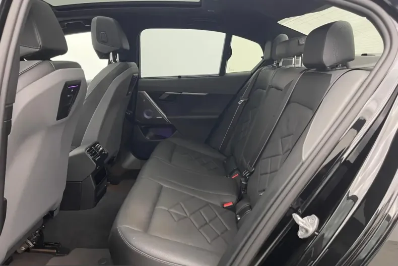 BMW i5 (Seria 5) din 2023 cu 50.856 km - oferta BMW254935 - foto 24