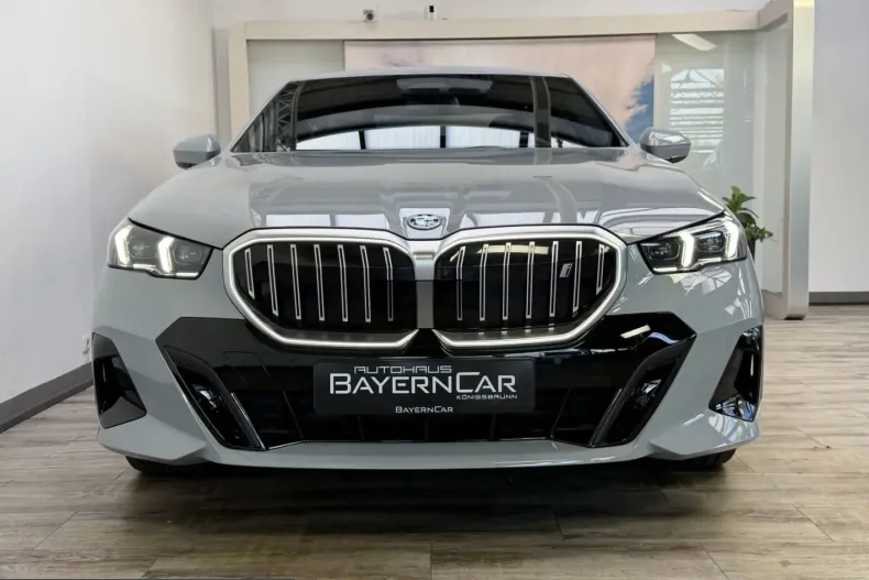 BMW i5 (Seria 5) din 2024 cu 33.250 km - oferta BMW254938 - foto 2