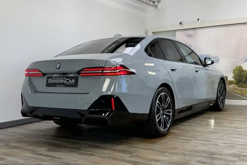 BMW i5 (Seria 5) din 2024 cu 33.250 km - oferta BMW254938 - foto 6