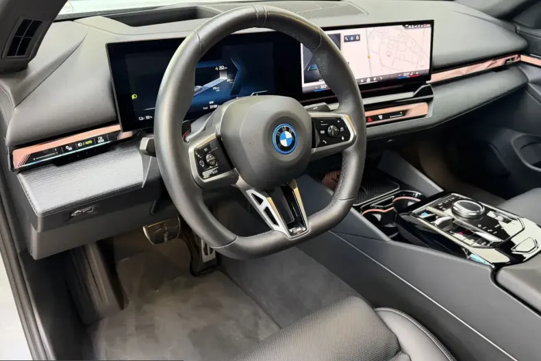 BMW i5 (Seria 5) din 2024 cu 33.250 km - oferta BMW254938 - foto 7