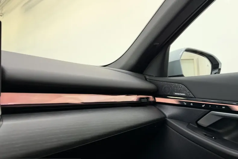BMW i5 (Seria 5) din 2024 cu 33.250 km - oferta BMW254938 - foto 10
