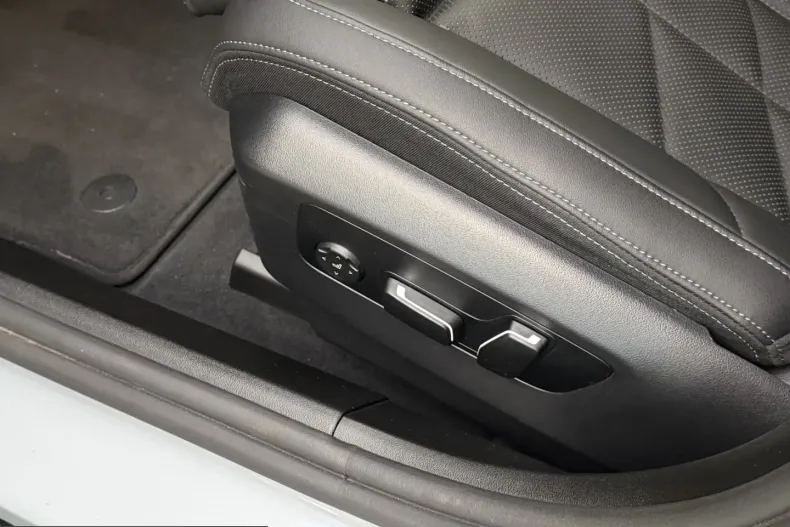 BMW i5 (Seria 5) din 2024 cu 33.250 km - oferta BMW254938 - foto 13