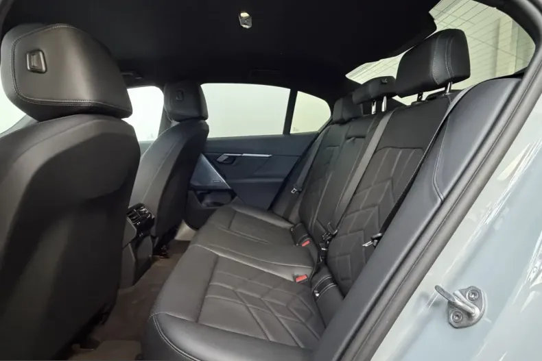 BMW i5 (Seria 5) din 2024 cu 33.250 km - oferta BMW254938 - foto 17