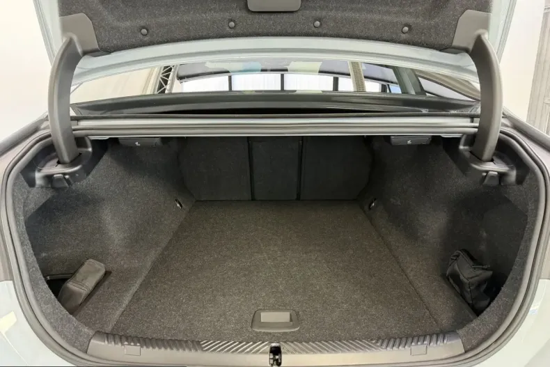 BMW i5 (Seria 5) din 2024 cu 33.250 km - oferta BMW254938 - foto 20