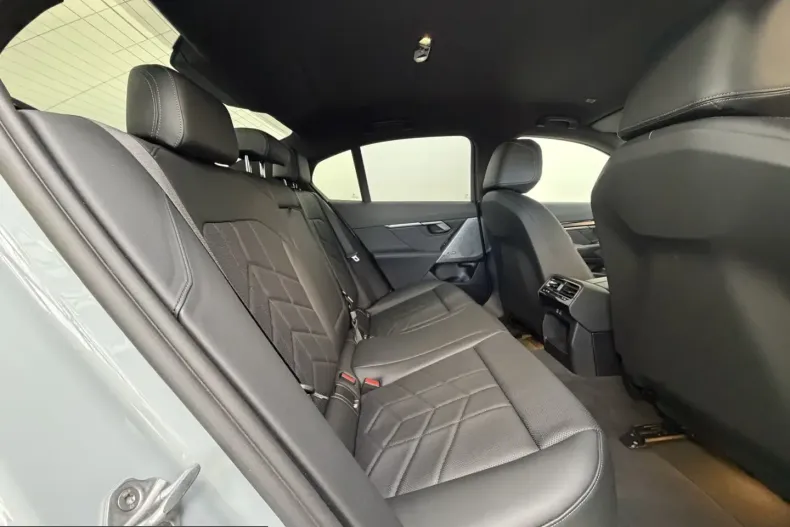 BMW i5 (Seria 5) din 2024 cu 33.250 km - oferta BMW254938 - foto 27