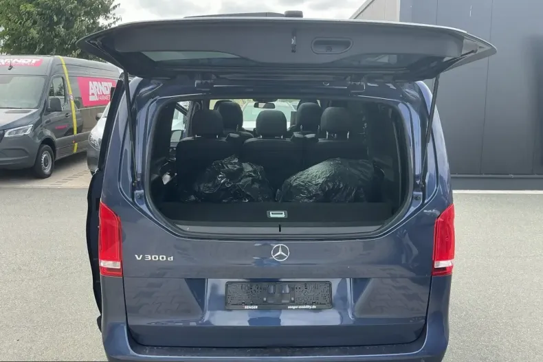 Mercedes-Benz V 300 (Clasa V) din 2023 cu 52.157 km - oferta MER254949 - foto 12