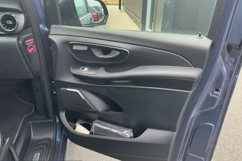 Mercedes-Benz V 300 (Clasa V) din 2023 cu 52.157 km - oferta MER254949 - foto 17