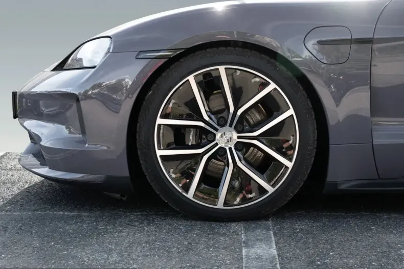 Porsche Taycan din 2024 cu 5.300 km - oferta POR254950 - foto 6