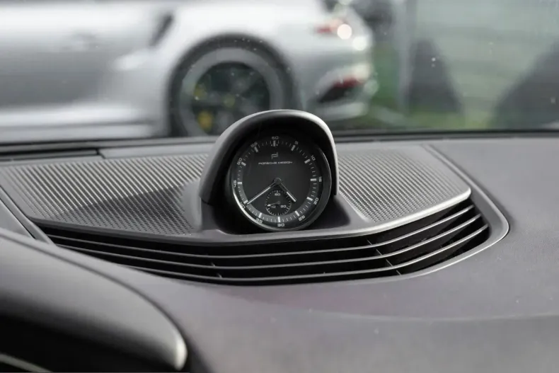 Porsche Taycan din 2024 cu 5.300 km - oferta POR254950 - foto 35