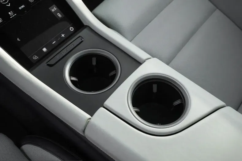 Porsche Taycan din 2024 cu 5.300 km - oferta POR254950 - foto 36
