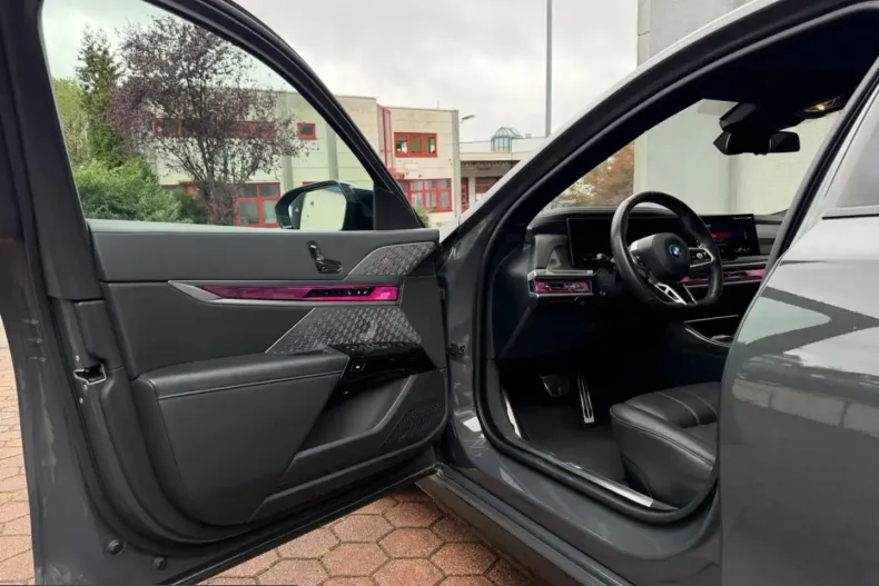 BMW i7 (Seria 7) din 2024 cu 47.890 km - oferta BMW254952 - foto 8