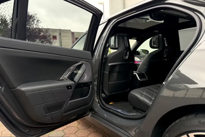 BMW i7 (Seria 7) din 2024 cu 47.890 km - oferta BMW254952 - foto 19