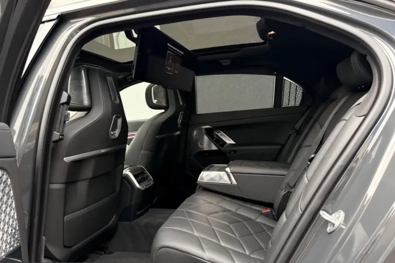 BMW i7 (Seria 7) din 2024 cu 47.890 km - oferta BMW254952 - foto 25