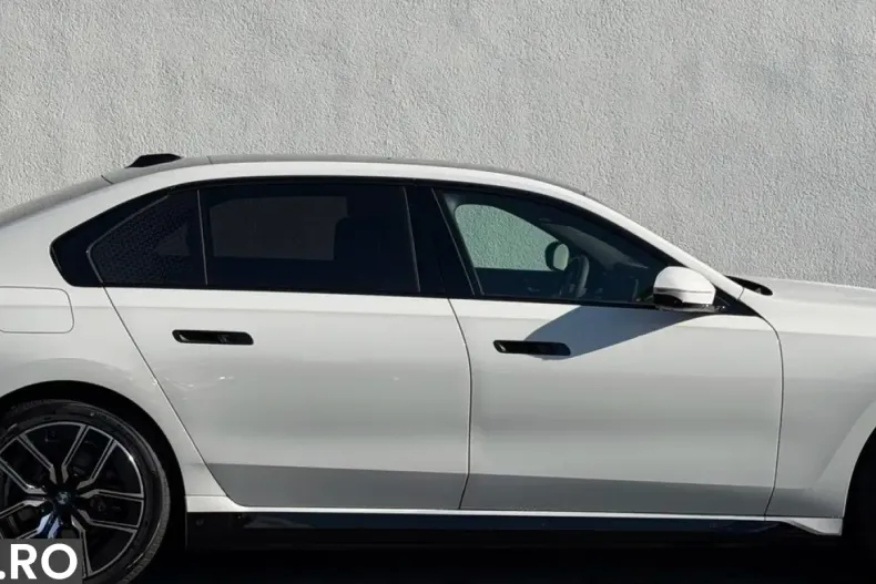 BMW i7 (Seria 7) din 2025 cu 6.071 km - oferta BMW254959 - foto 5