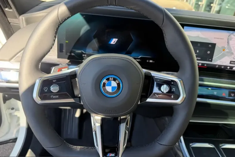 BMW i7 (Seria 7) din 2025 cu 6.071 km - oferta BMW254959 - foto 17