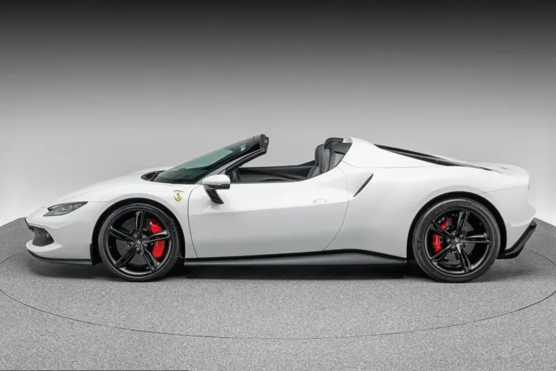 Ferrari 296 GTS din 2025 cu 2.500 km - oferta FER254963 - foto 2