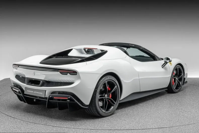 Ferrari 296 GTS din 2025 cu 2.500 km - oferta FER254963 - foto 6
