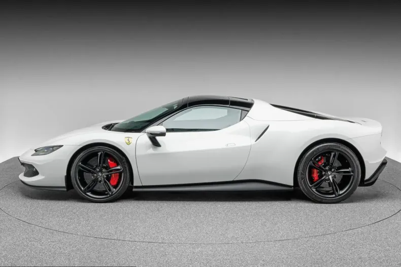 Ferrari 296 GTS din 2025 cu 2.500 km - oferta FER254963 - foto 9