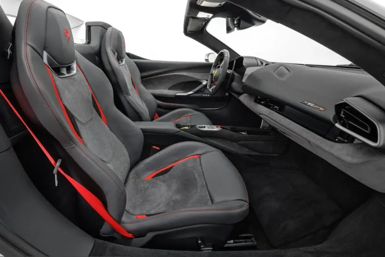 Ferrari 296 GTS din 2025 cu 2.500 km - oferta FER254963 - foto 15