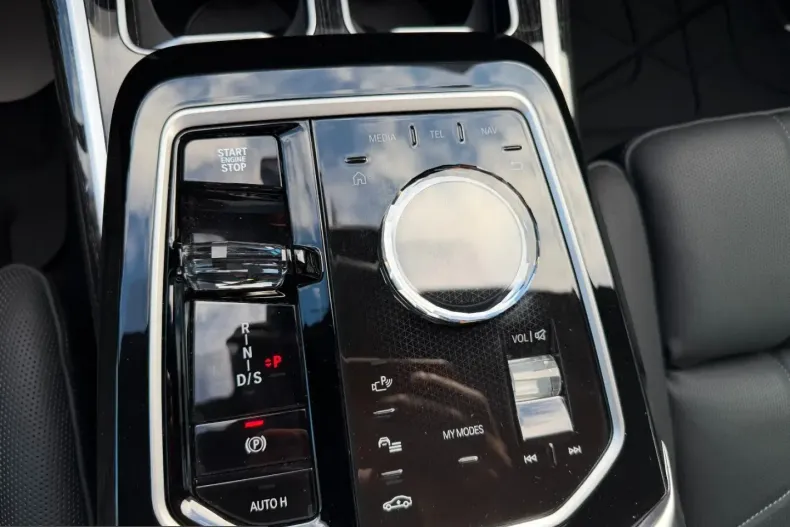 BMW 740 (Seria 7) din 2025 cu 27.604 km - oferta BMW254966 - foto 23