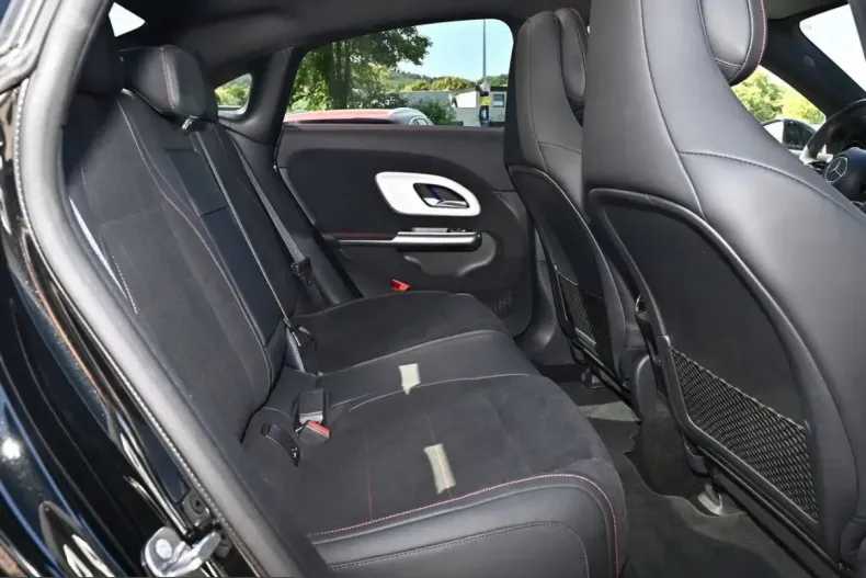 Mercedes-Benz CLA 350 (Clasa CLA) din 2025 cu 14.423 km - oferta MER254967 - foto 4