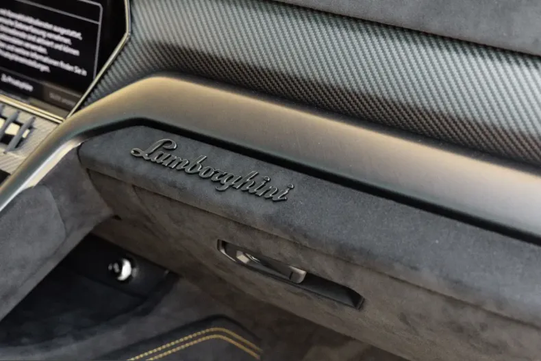 Lamborghini Urus din 2024 cu 12.550 km - oferta LAM254985 - foto 28