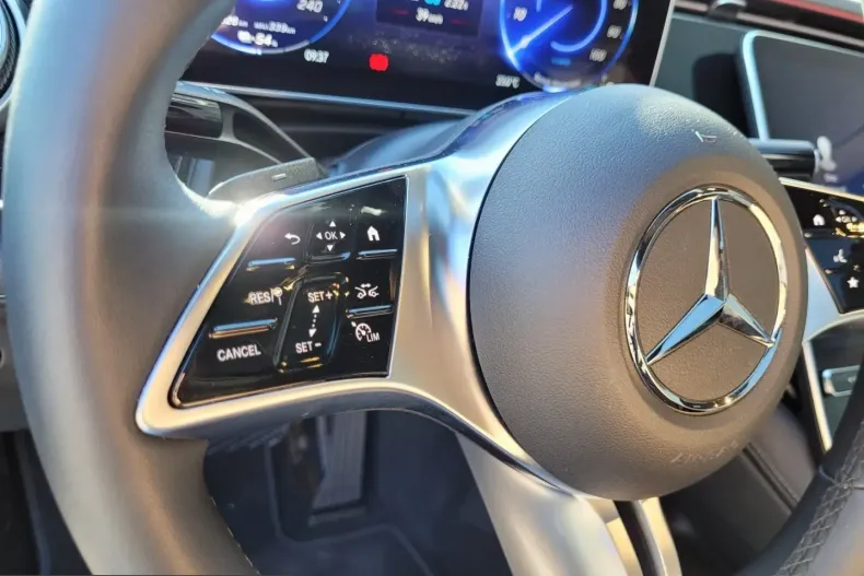 Mercedes-Benz EQE (Clasa E) din 2022 cu 51.900 km - oferta MER254986 - foto 8