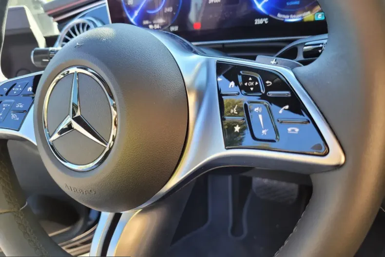 Mercedes-Benz EQE (Clasa E) din 2022 cu 51.900 km - oferta MER254986 - foto 9