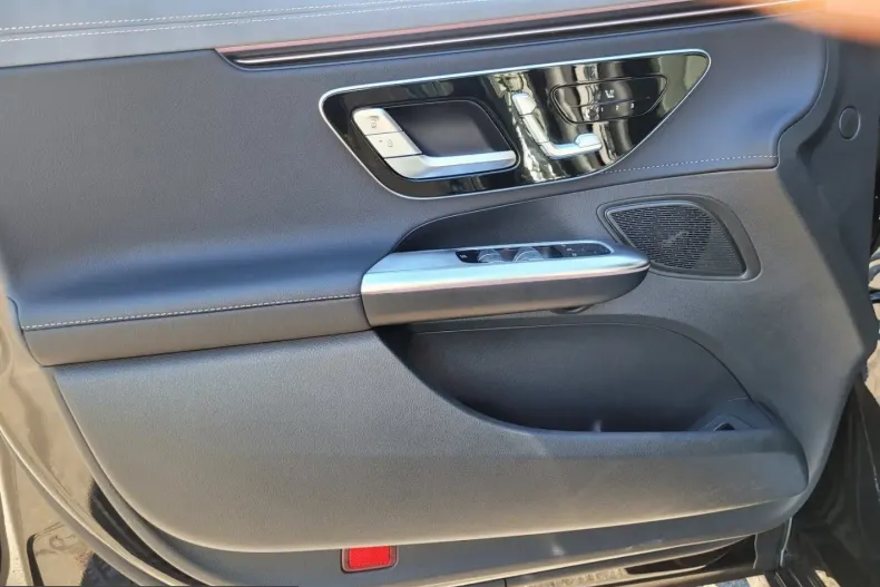 Mercedes-Benz EQE (Clasa E) din 2022 cu 51.900 km - oferta MER254986 - foto 14