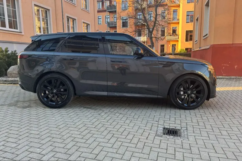 Land Rover Range Rover Sport din 2025 cu 9.900 km - oferta LAN254996 - foto 2