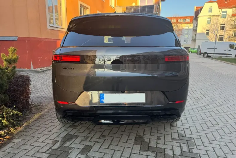 Land Rover Range Rover Sport din 2025 cu 9.900 km - oferta LAN254996 - foto 6