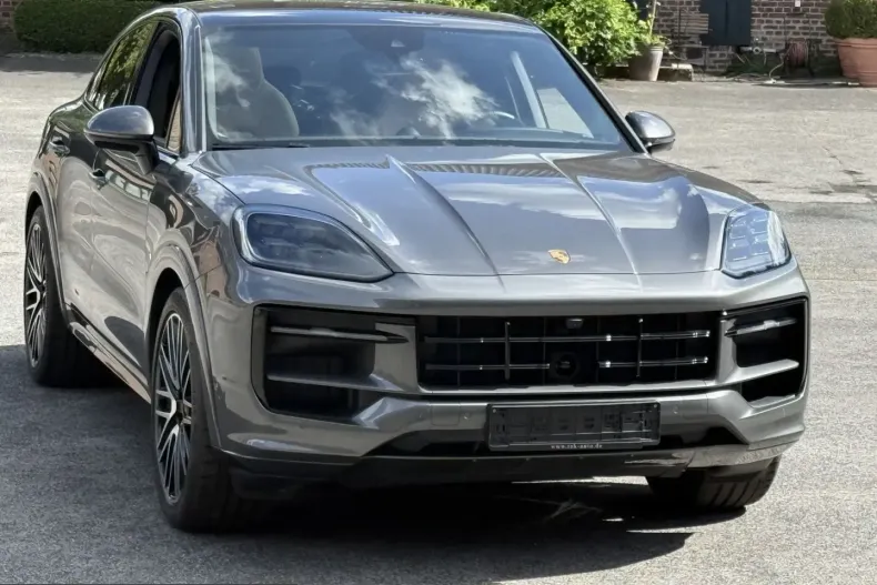 Porsche Cayenne din 2024 cu 14.700 km - oferta POR255026 - foto 6