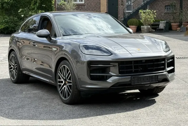 Porsche Cayenne din 2024 cu 14.700 km - oferta POR255026 - foto 7