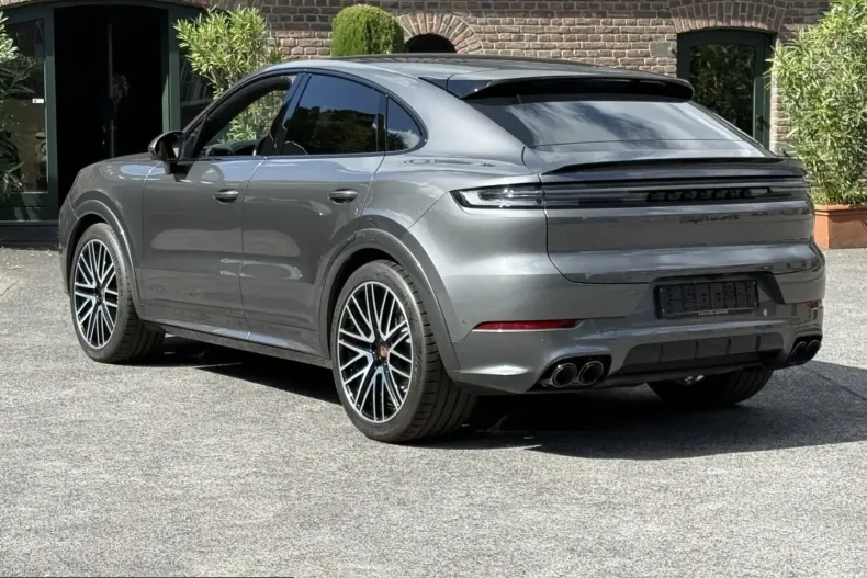 Porsche Cayenne din 2024 cu 14.700 km - oferta POR255026 - foto 9