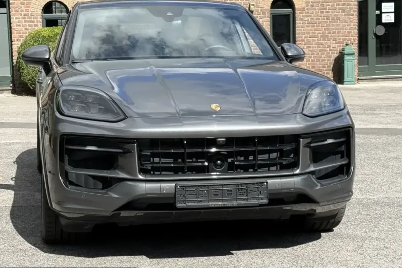 Porsche Cayenne din 2024 cu 14.700 km - oferta POR255026 - foto 14